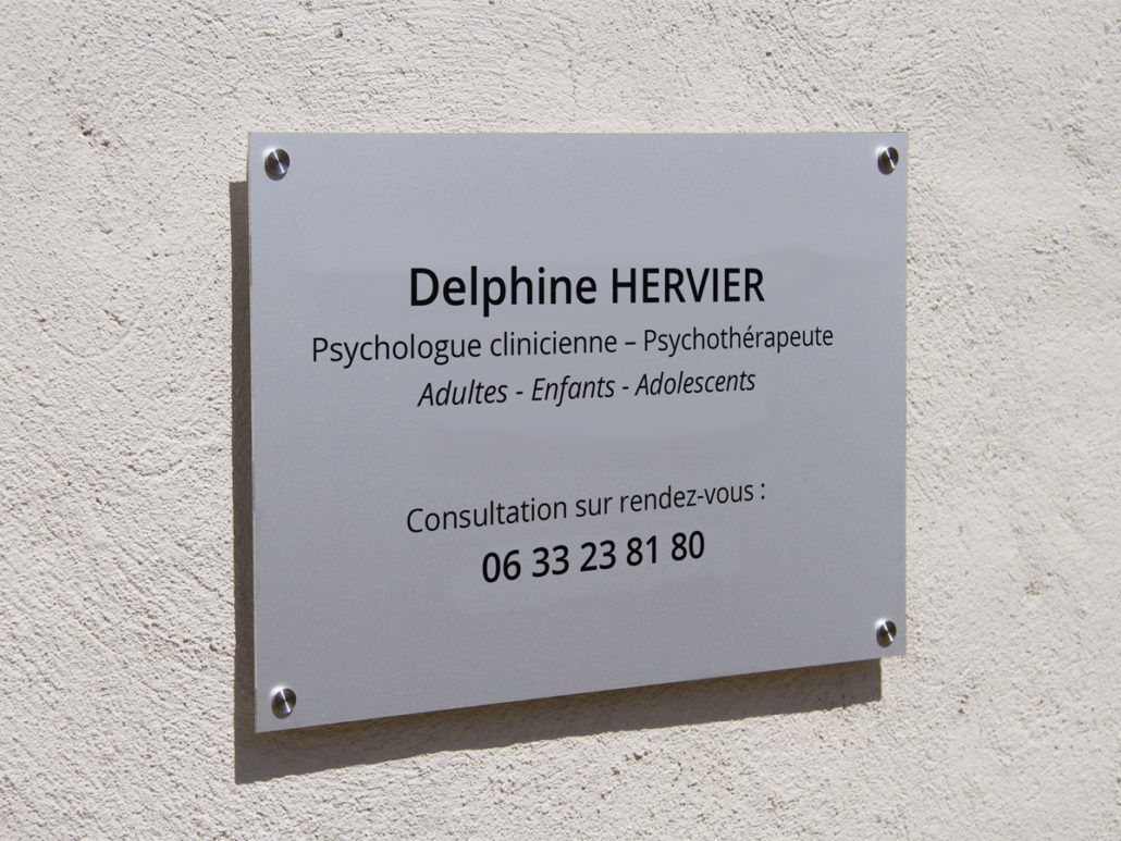 Plaque de rue en plein centre de Nantes pour Delphine HERVIER, Psychothérapeute