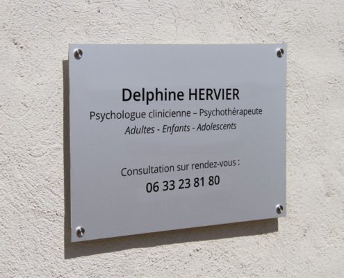 Plaque de rue en plein centre de Nantes pour Delphine HERVIER, Psychothérapeute