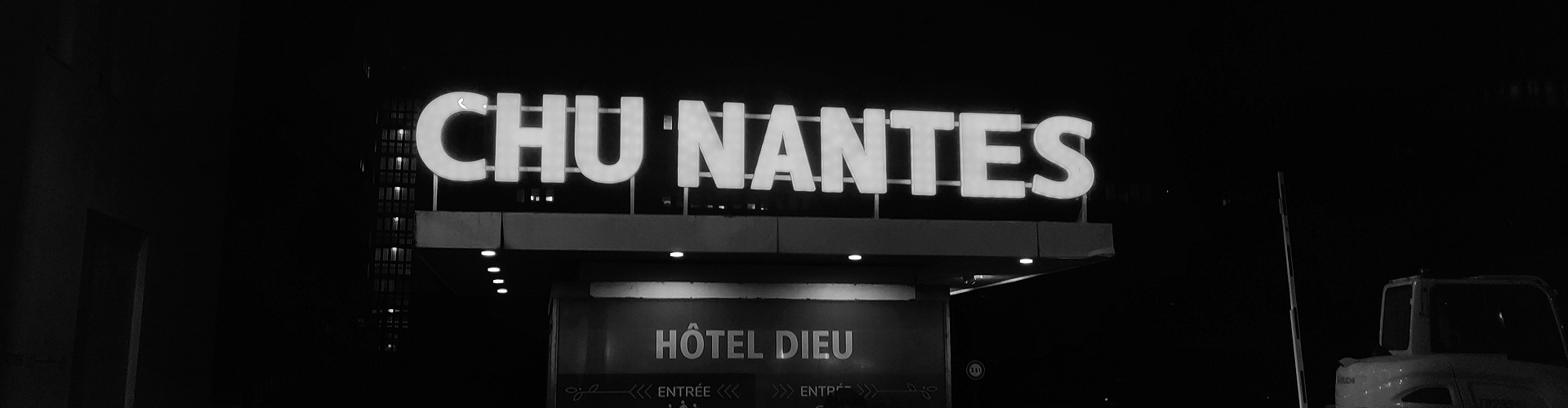 chu nantes retro éclairée lettres boitier