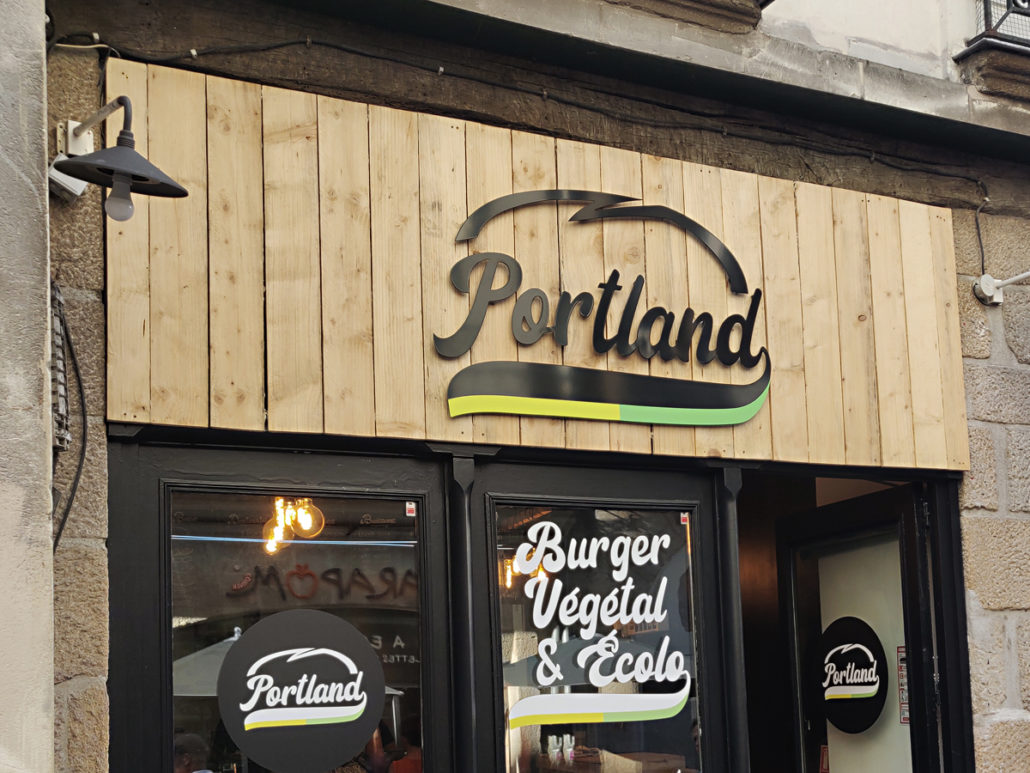 Enseigne en bois Portland