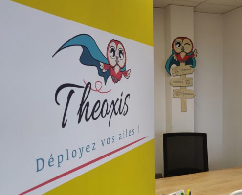 Signalétique adhésif et décoration intérieure en dibond pour Theoxis à Nantes